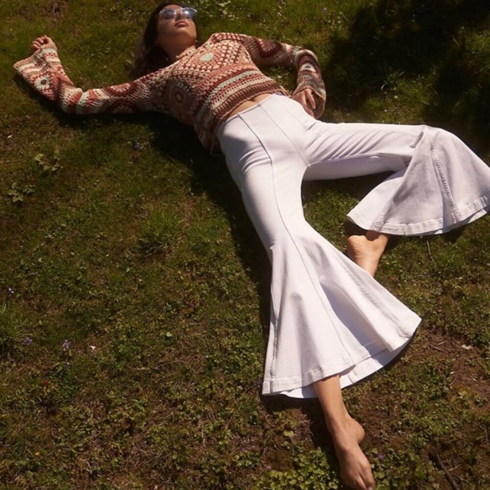 Free People Cha Cha Pull On Flare Wide Leg White Pants Size 29 hippie retro 70s